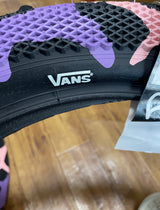 CULT VANSタイヤ(20"x2.40") / パープルカモ-ブラックサイドウォール【2本セット】