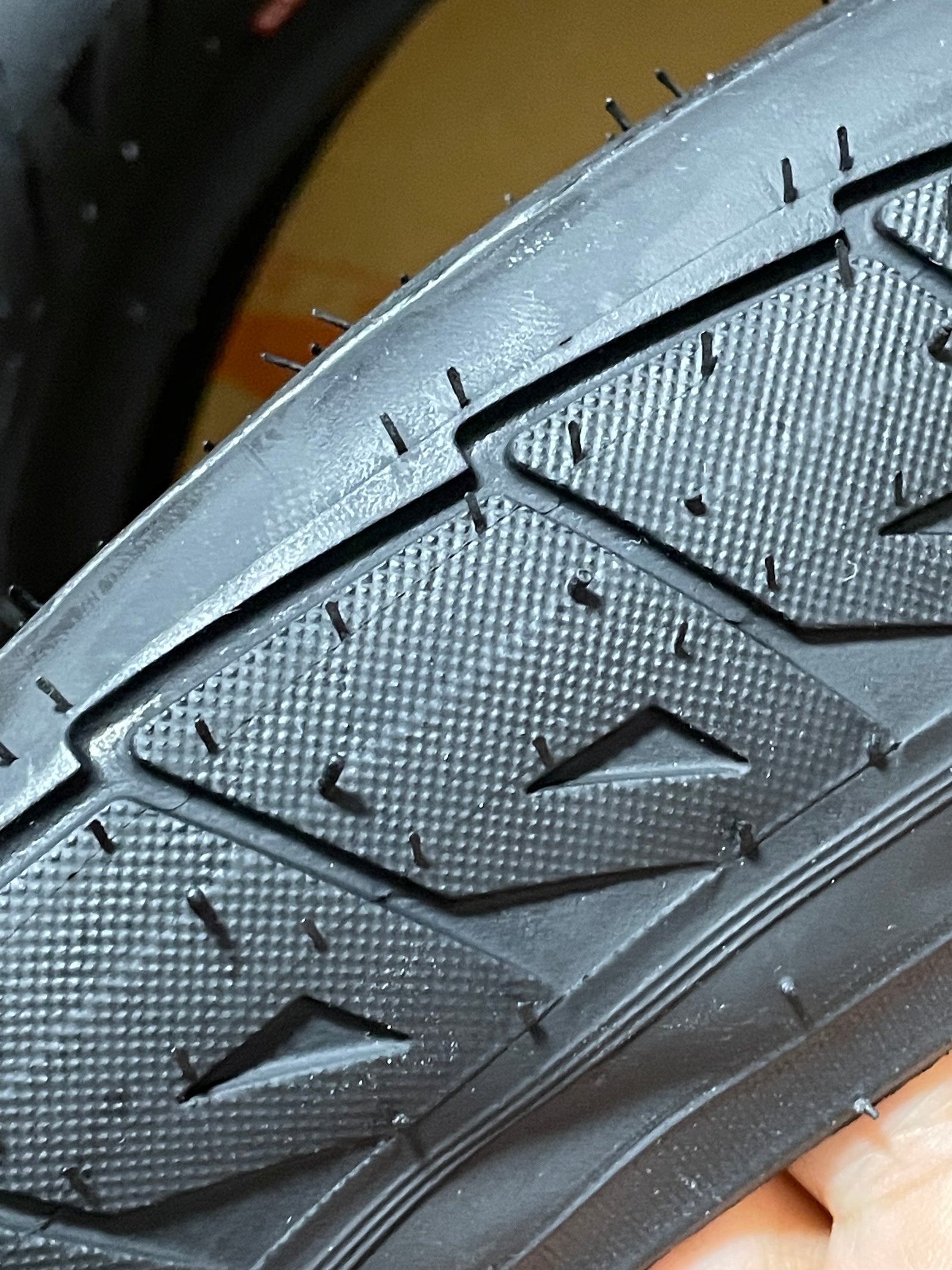 Cinema FPS Tire 2.5” BMX タイヤ ブラック Cinema FPS Tire 2.5” BMX タイヤ ブラック - パーツ