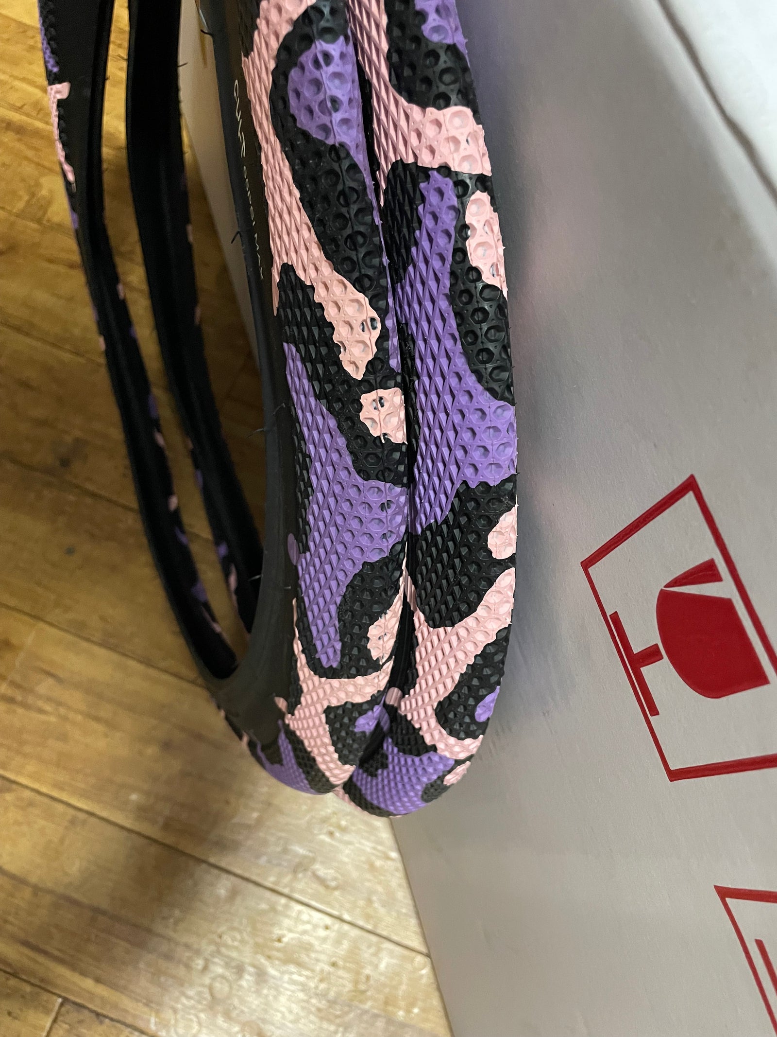 CULT VANSタイヤ(20