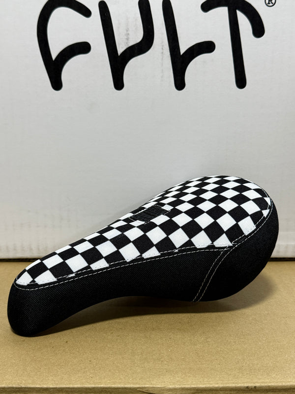 CULT X VANSシート SLIP-ON CHECKERBOARD / ブラック&ホワイト-ガムベース