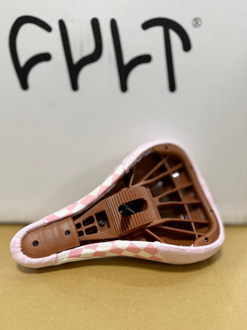 CULT X VANSシート SLIP-ON CHECKERBOARD / ピンク&ホワイト-ガムベース