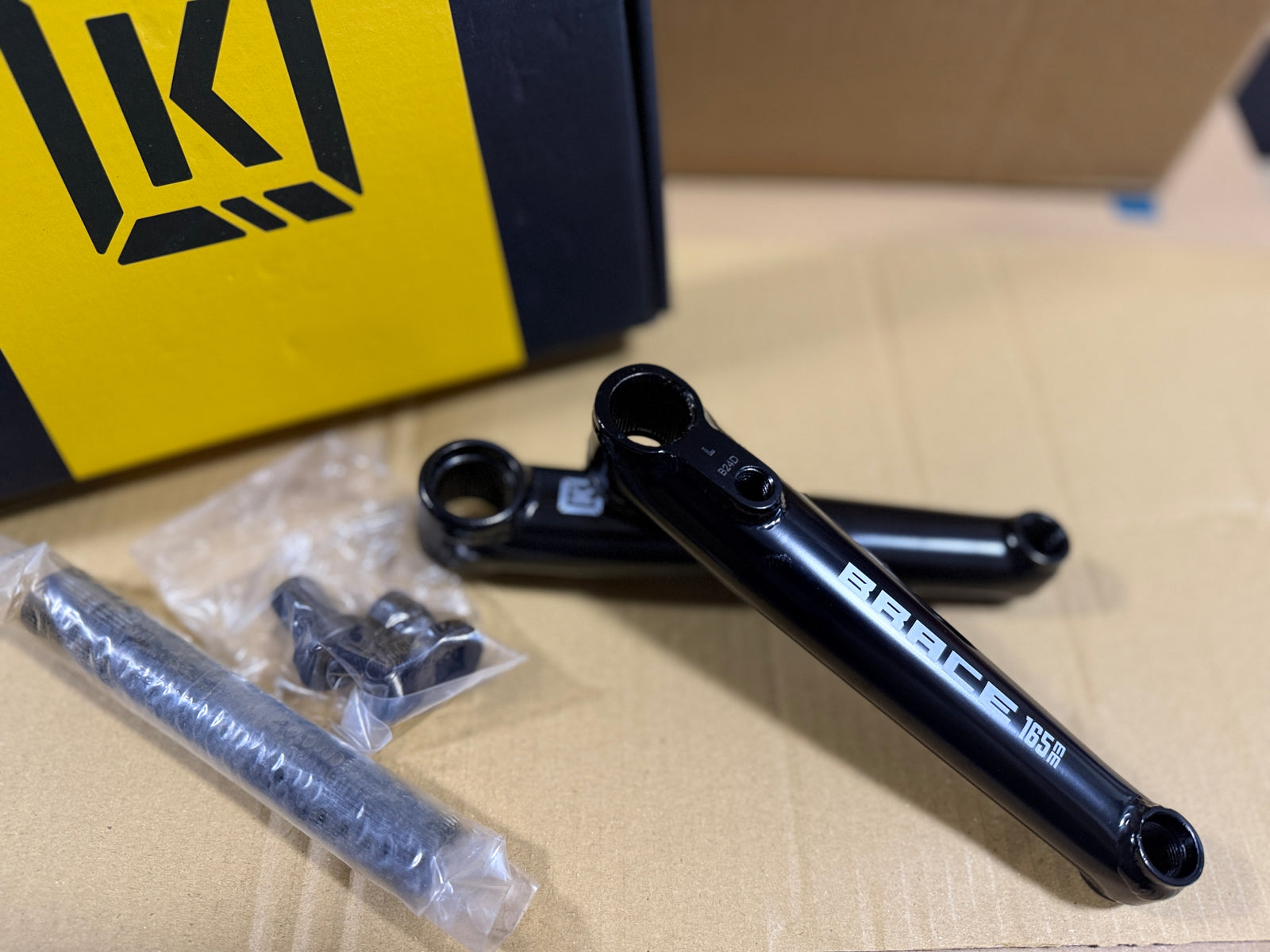 KINK BRACE クランク 165mm R＆L 22mm/48SP / ブラック – BMXショップ