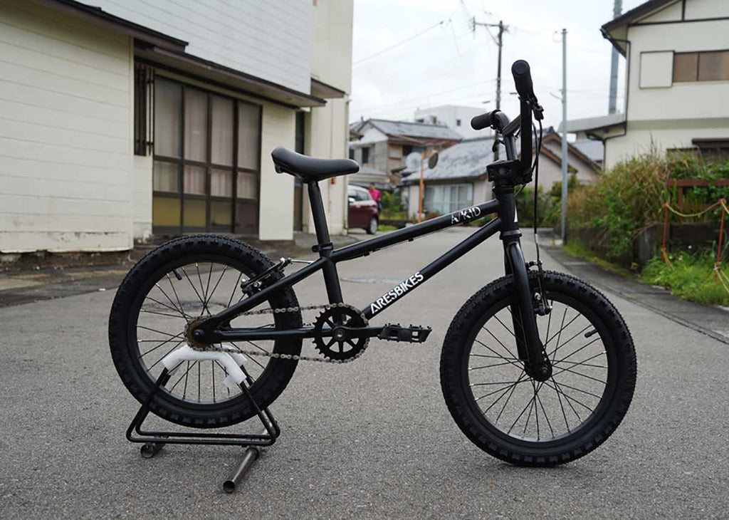 ARESBIKES AKID 16インチ / マットブラック – BMXショップワンダーランド