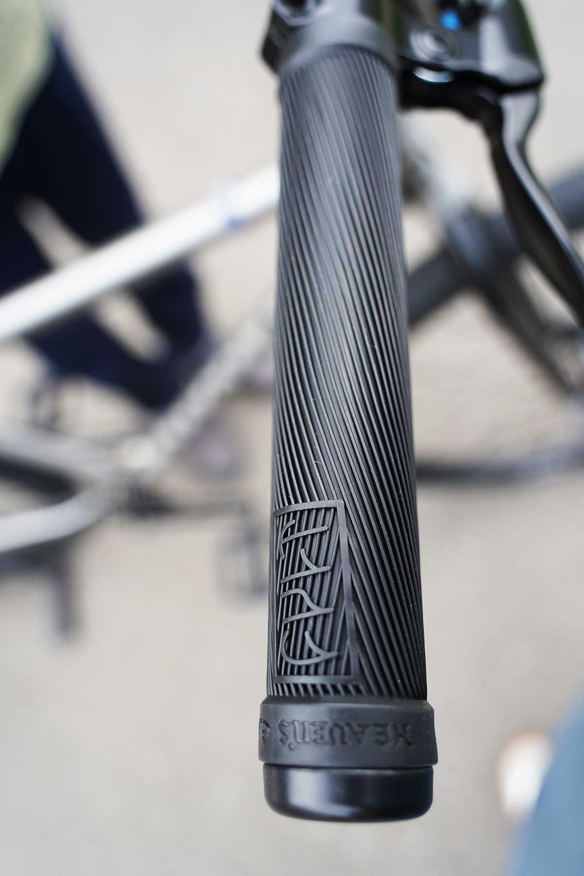限定モデル】CULT 2022年 DEVOTION 29インチ / ロー【フル 限定モデル】CULT 2022年 DEVOTION 29インチ / ロー【フル