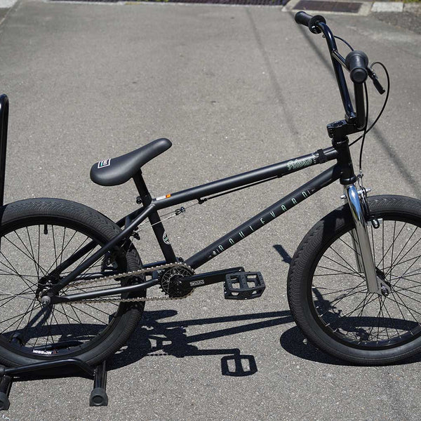 BMX自転車 ブラック カモフラージュサドル BMX セールモデル – BMXショップワンダーランド