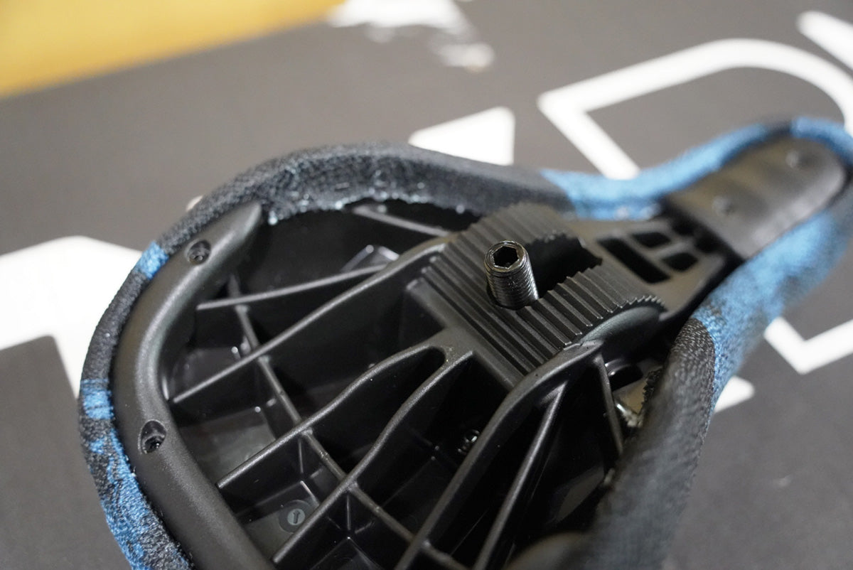 kink-chinaski-stealth-seat-